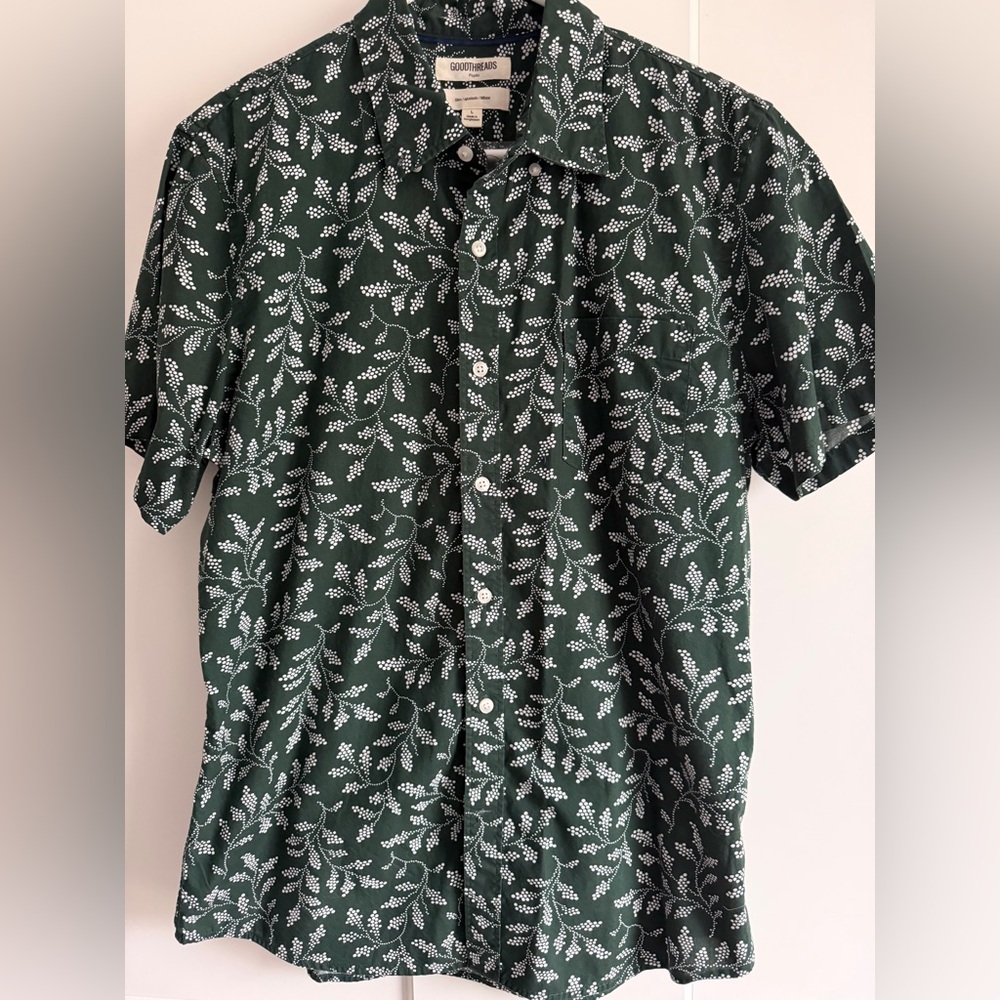 Goodthreads Dark Green Leaf Print Short Sleeve Shirt